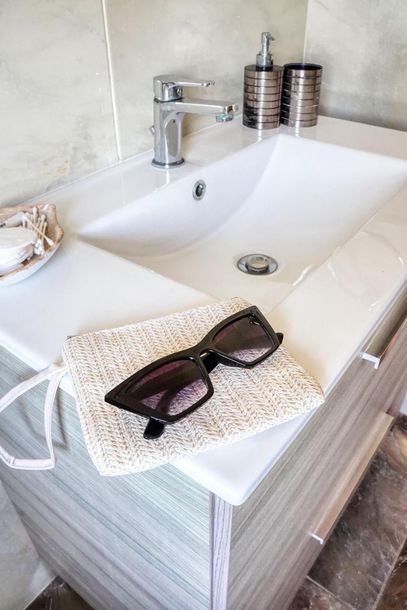 H&O Sunrise Villa In Coral Bay! Luaran gambar
